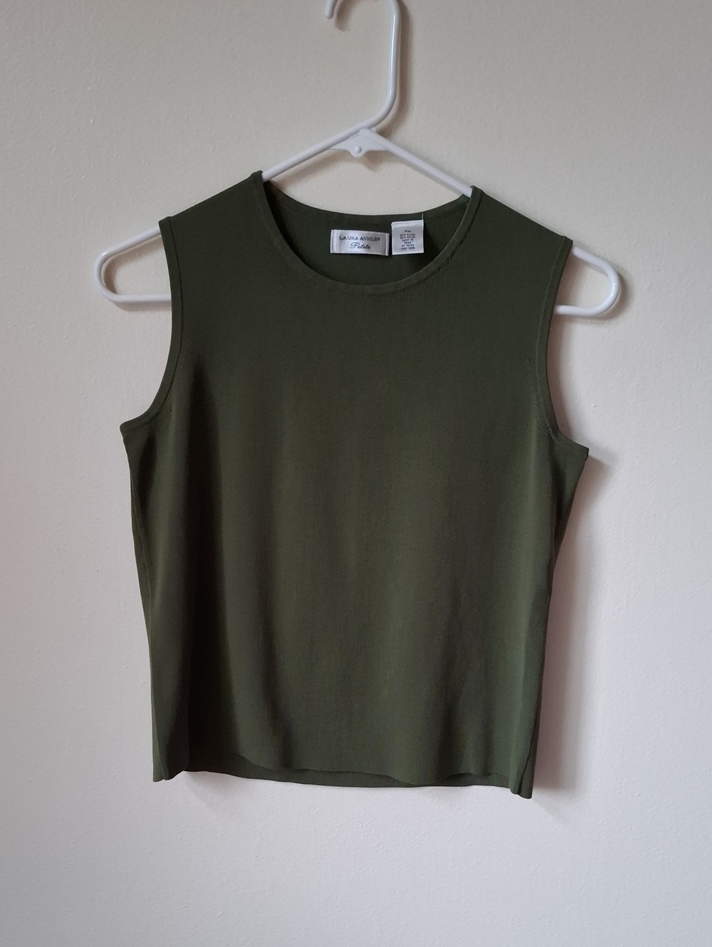 Vintage Laura Ashley Petite Olive Green Ribbed Sleeveless Tank Top Size PM Rayon